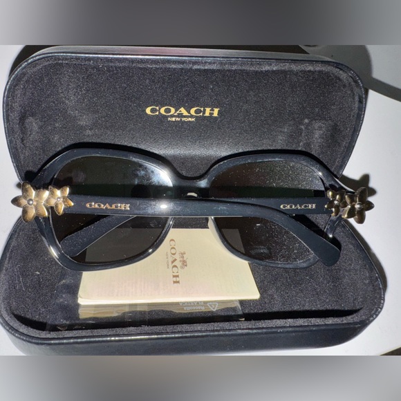 COACH Integration Flower Sunglasses (NWOT) - Picture 4 of 5